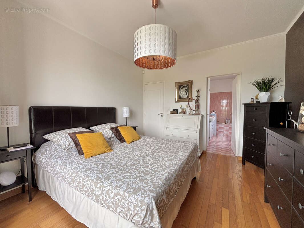 Maison à FONTAINE-ETOUPEFOUR