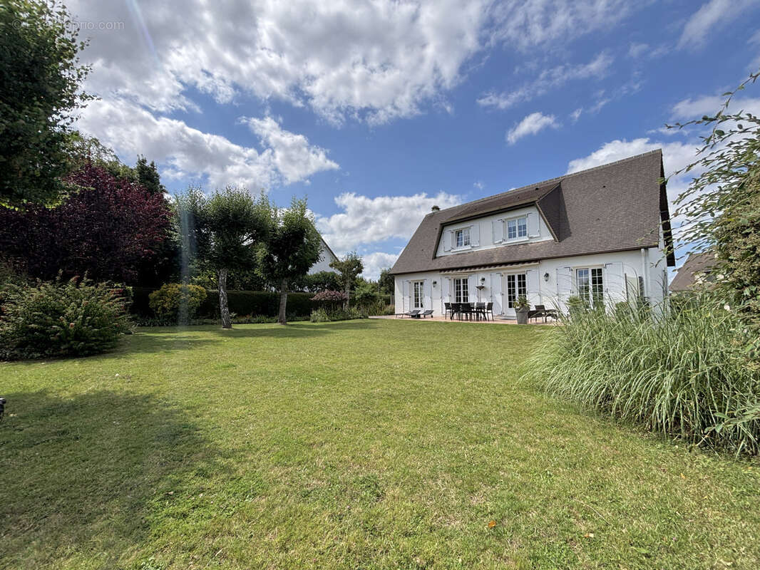 Maison à FONTAINE-ETOUPEFOUR