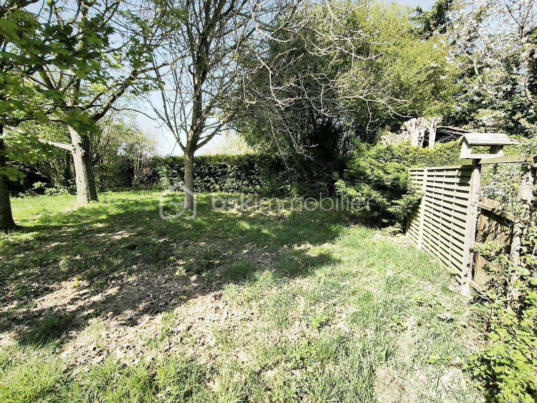 Terrain à ATTAINVILLE