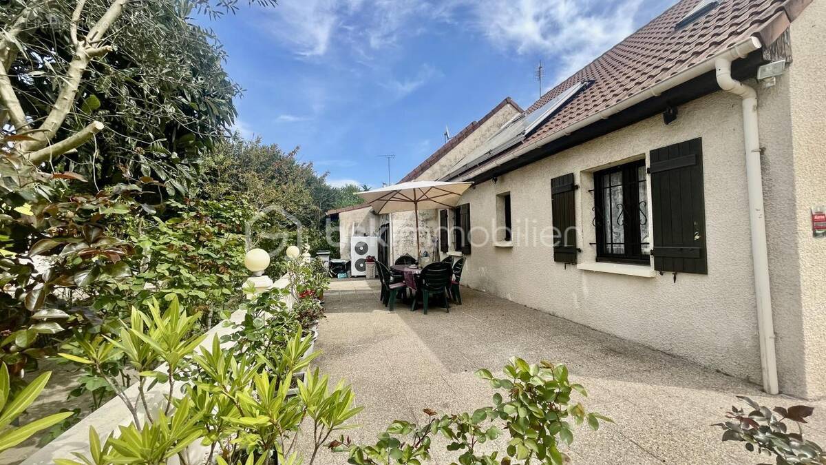 Maison à DAMMARIE-LES-LYS