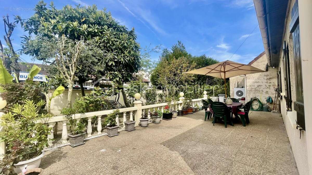 Maison à DAMMARIE-LES-LYS