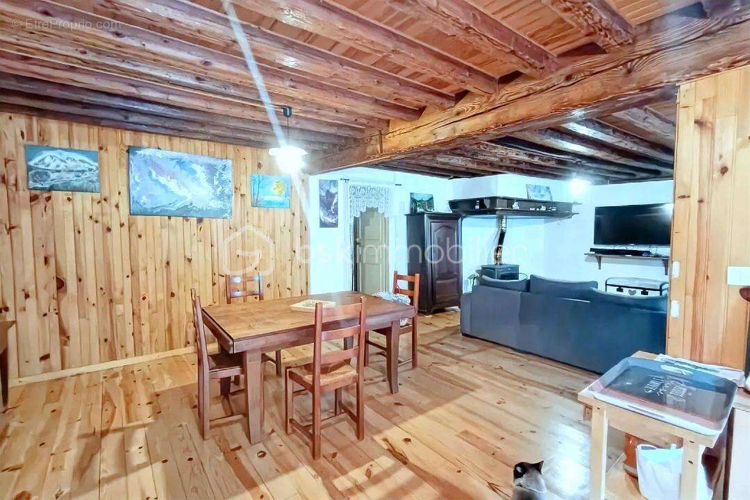 Maison à CETTE-EYGUN