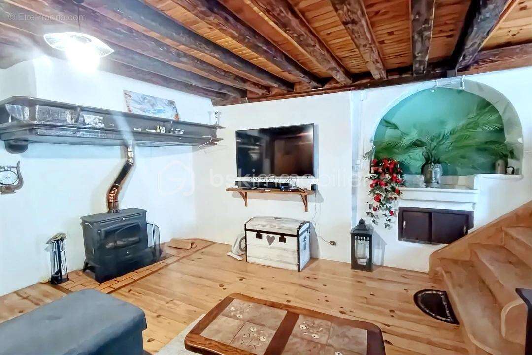 Maison à CETTE-EYGUN