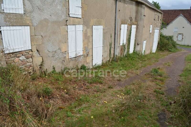 Maison à CRUX-LA-VILLE