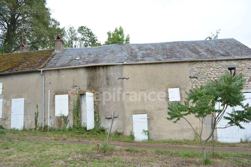 Maison à CRUX-LA-VILLE