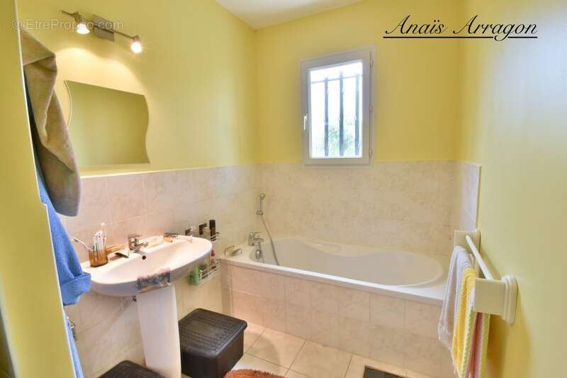 Maison à MONTIGNAC-DE-LAUZUN