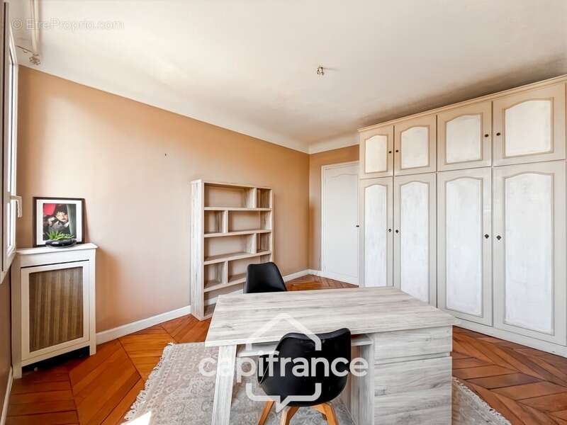Appartement à COLOMBES