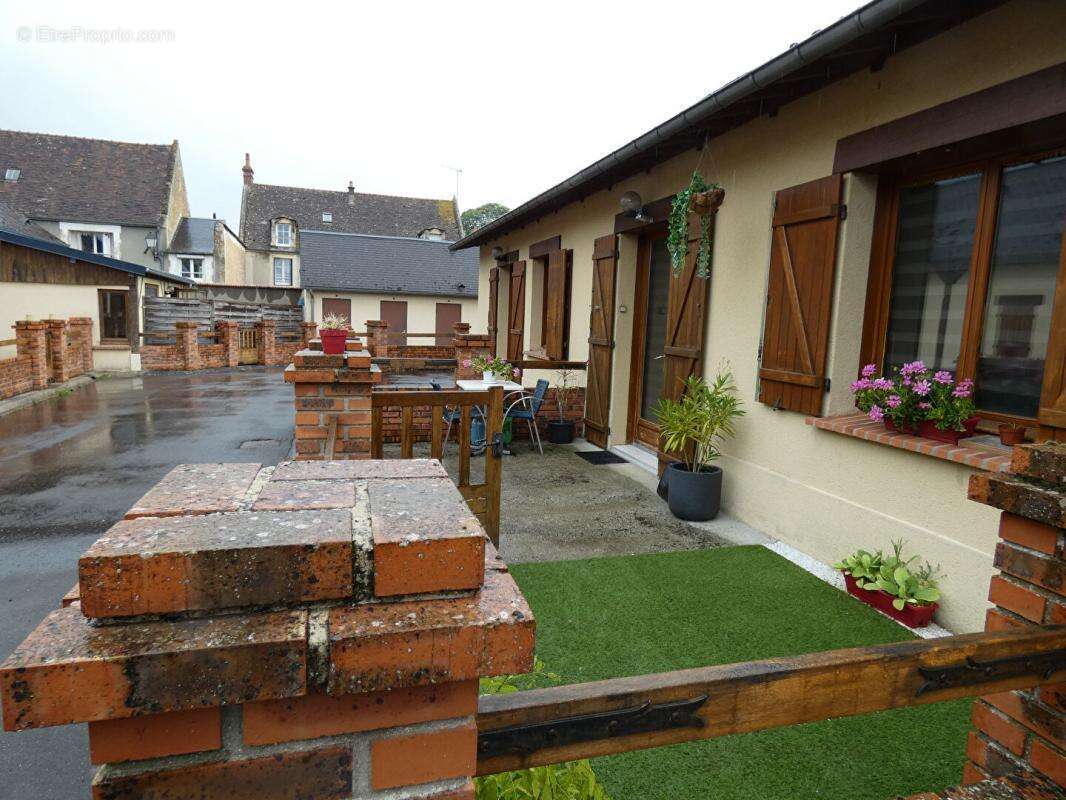 Maison à SAINT-PIERRE-SUR-DIVES