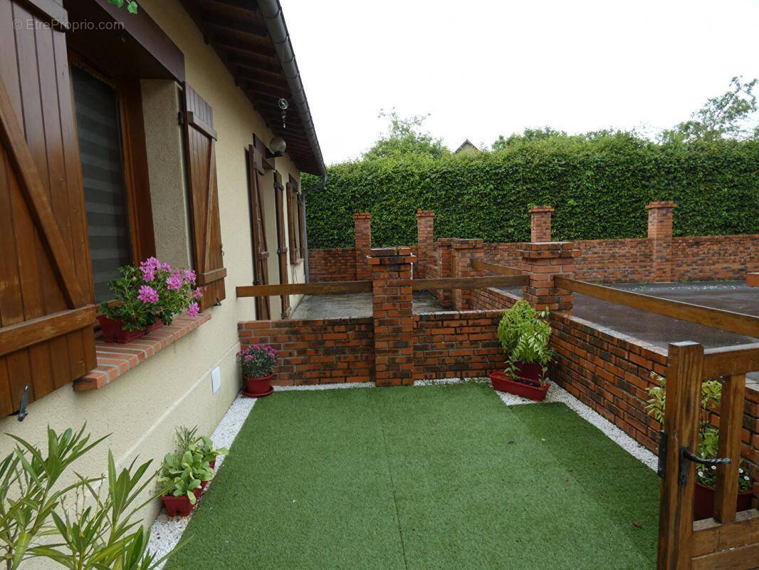 Maison à SAINT-PIERRE-SUR-DIVES