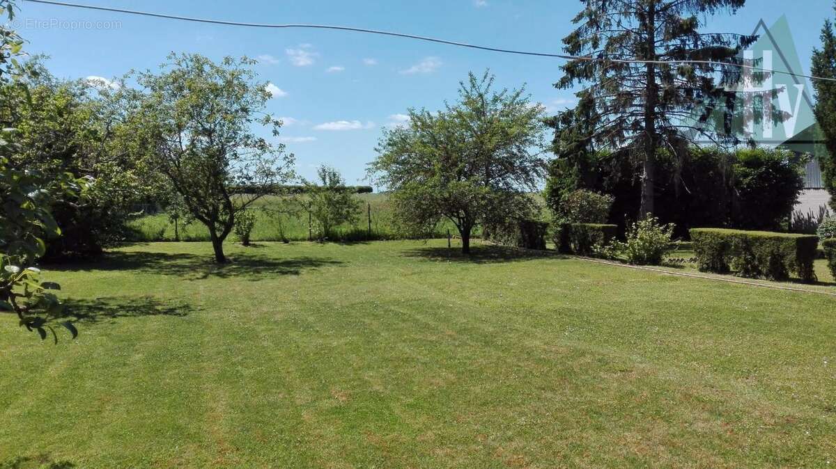 Terrain à AUNAY-SUR-ODON