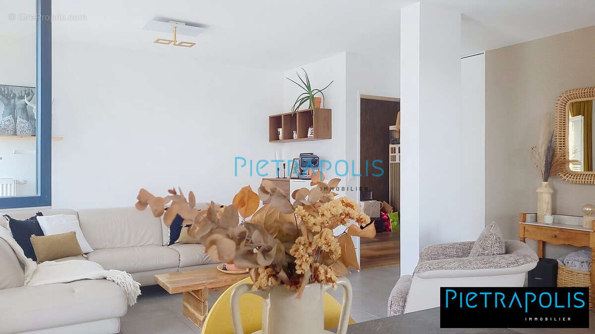 Appartement à RILLIEUX-LA-PAPE