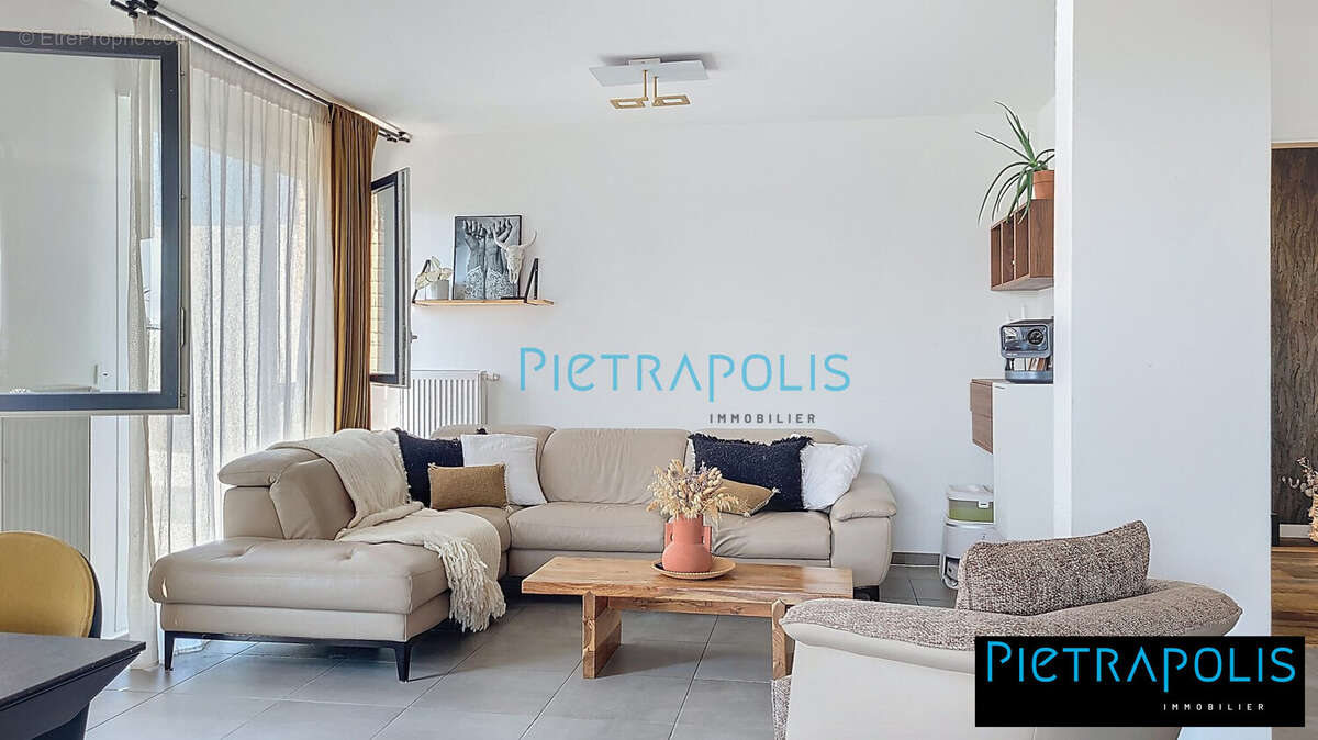 Appartement à RILLIEUX-LA-PAPE