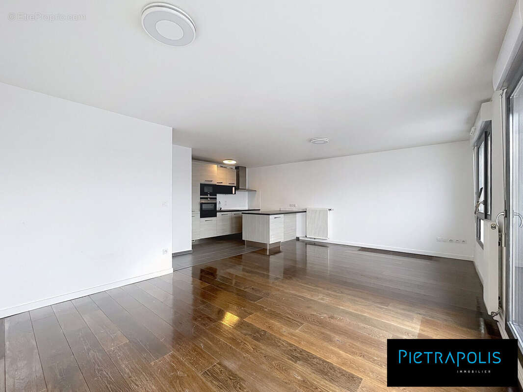 Appartement à AUBERVILLIERS