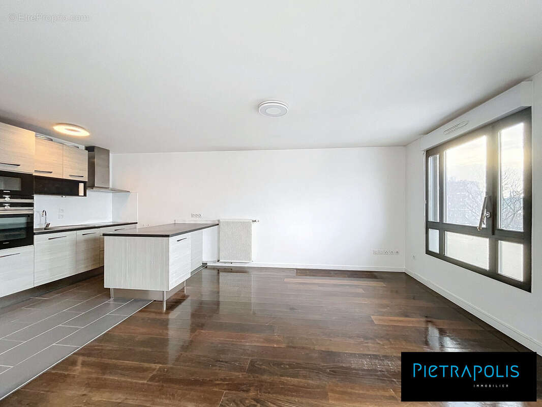 Appartement à AUBERVILLIERS