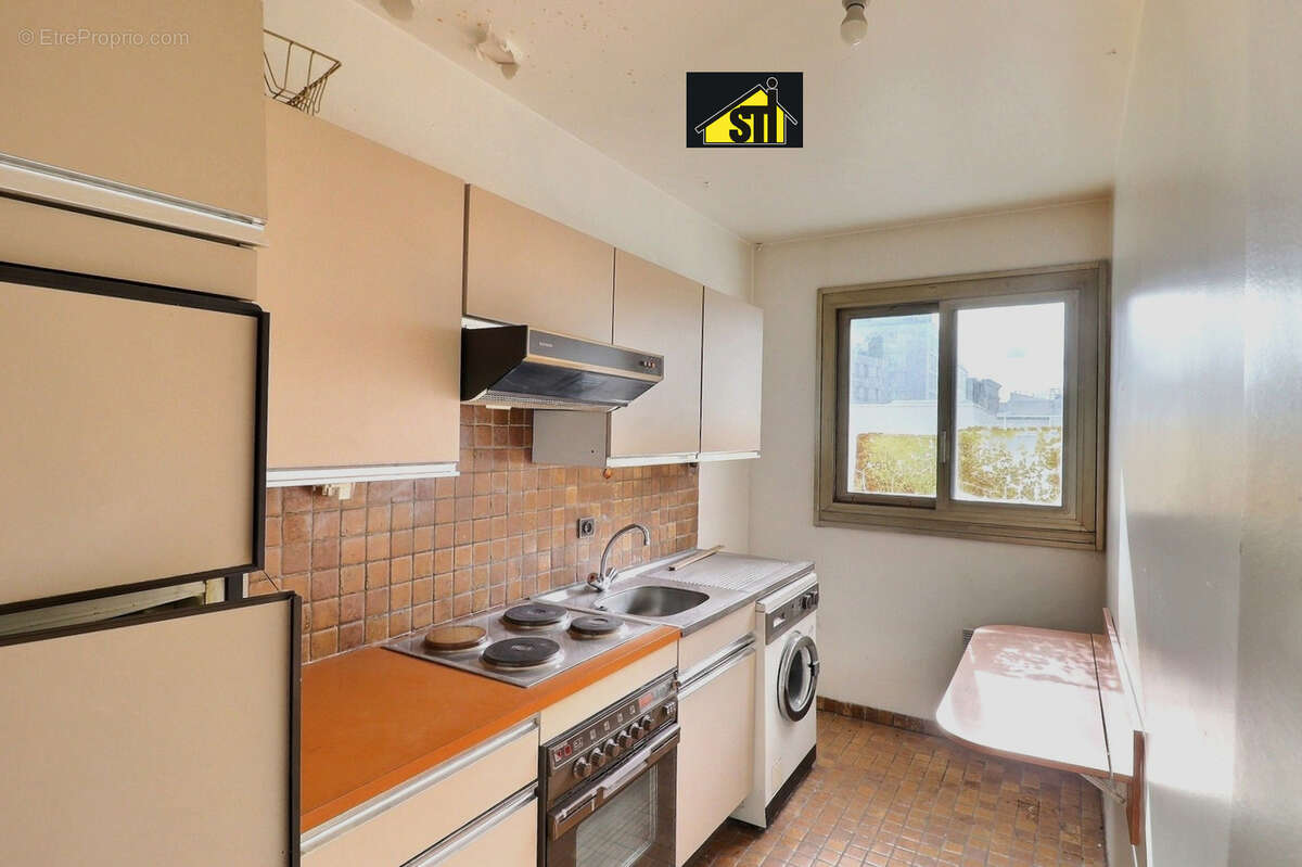 Appartement à PARIS-14E