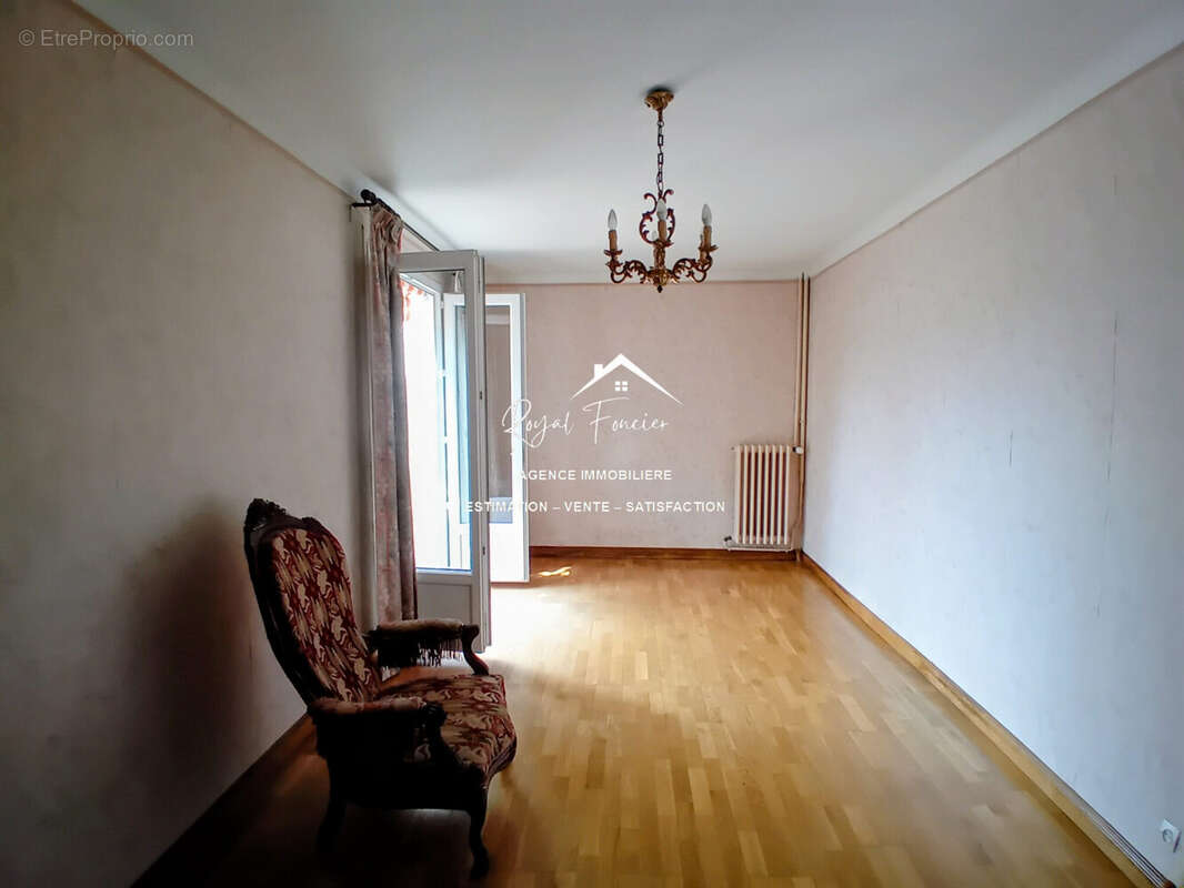 Séjour (poss d&#039;ouvrir sur la cuisine A et E) - Maison à DESCARTES