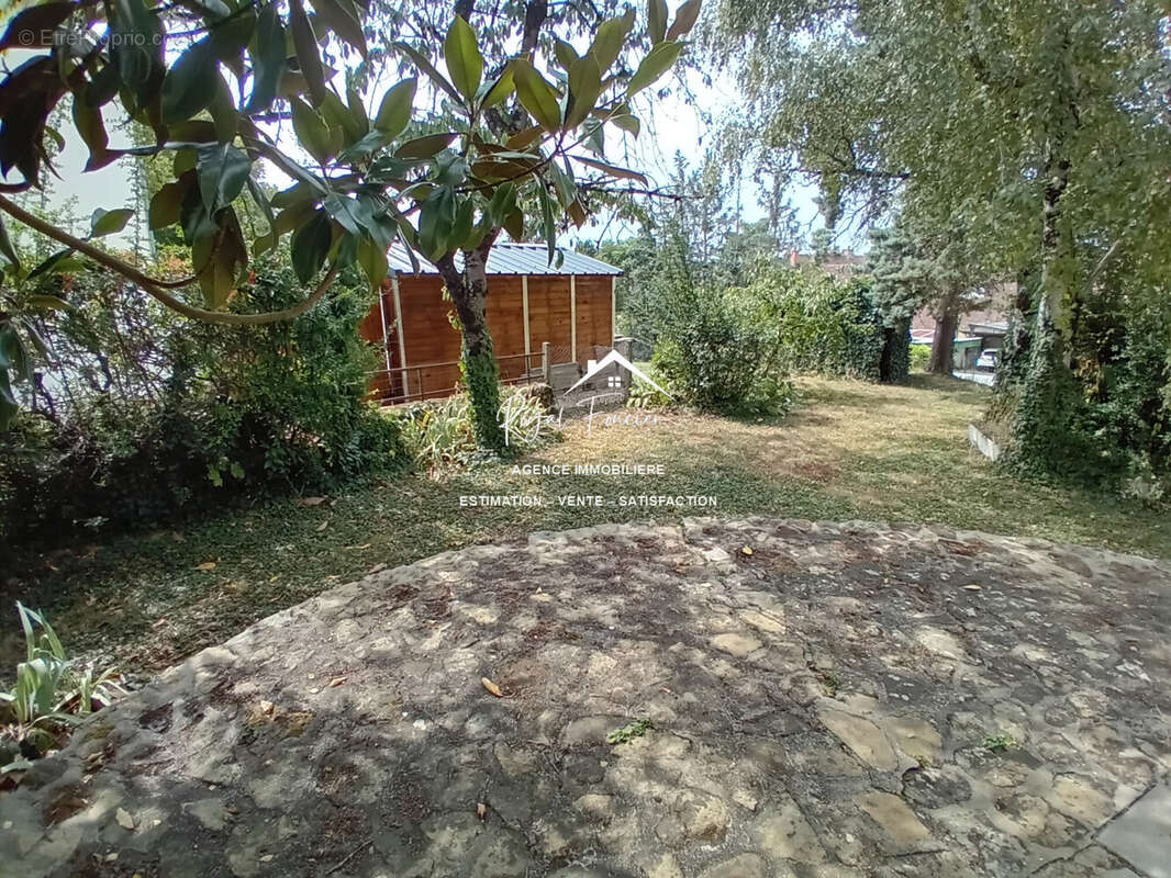 Terrasse  - Maison à DESCARTES