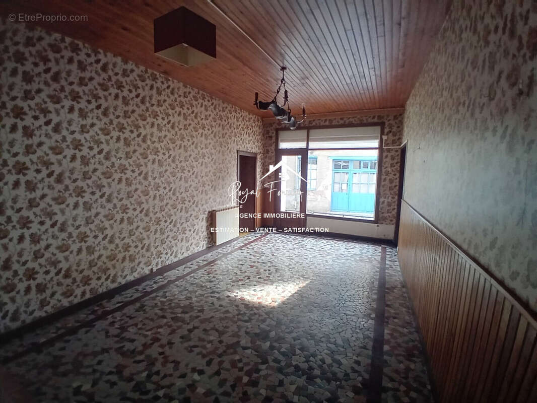 Vue d'ensemble du local commercial  - Appartement à LA ROCHE-POSAY