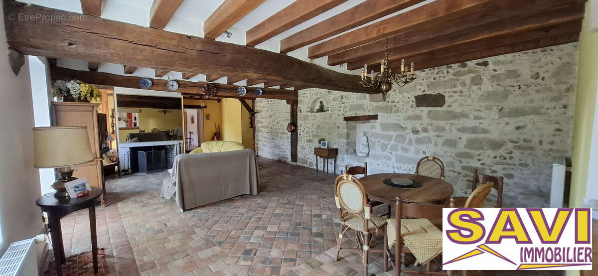 Maison à LA SELLE-SUR-LE-BIED