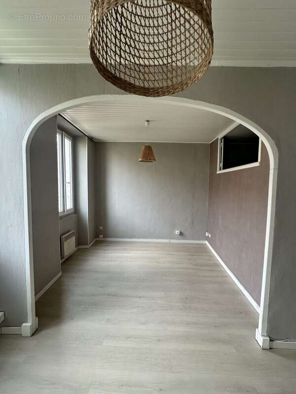 salon sejour  - Appartement à MARSEILLE-5E