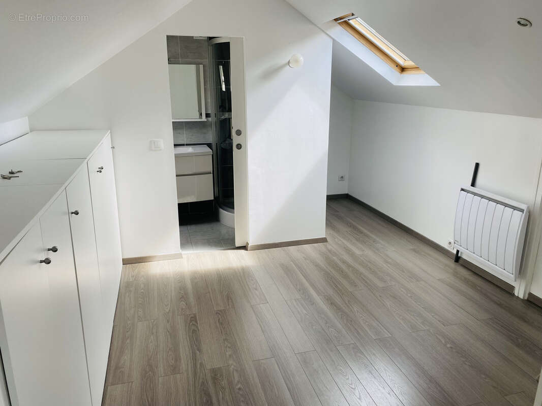 Maison à LA QUEUE-LES-YVELINES