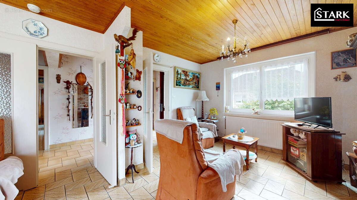 Maison à VIEUX-CHARMONT