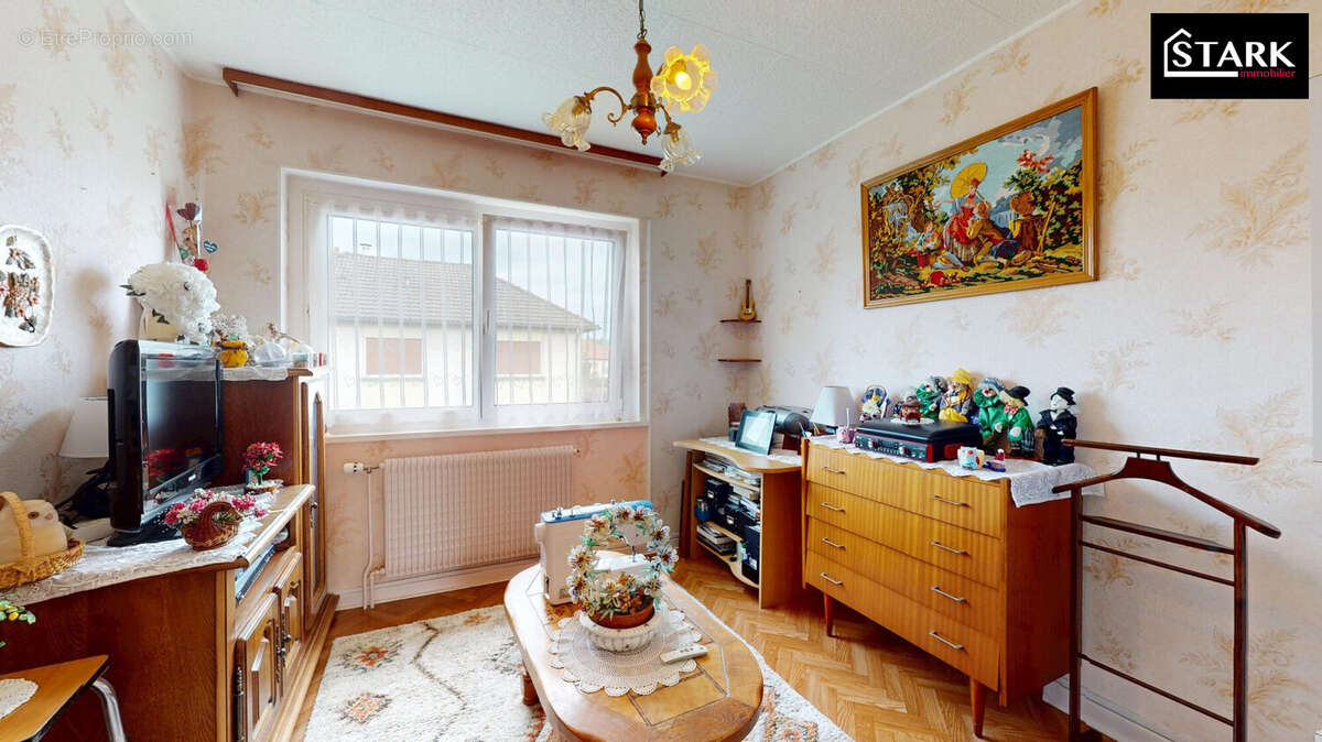 Maison à VIEUX-CHARMONT