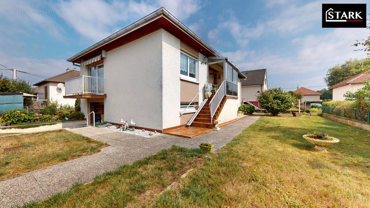 Maison à VIEUX-CHARMONT