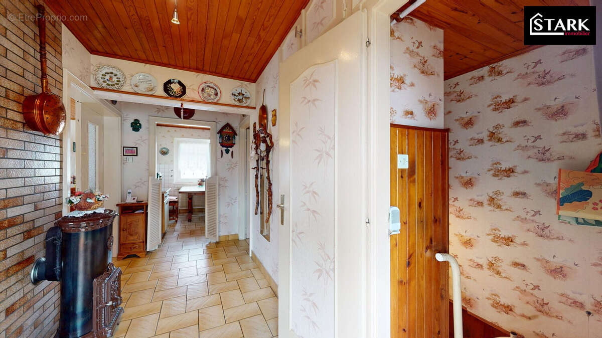 Maison à VIEUX-CHARMONT