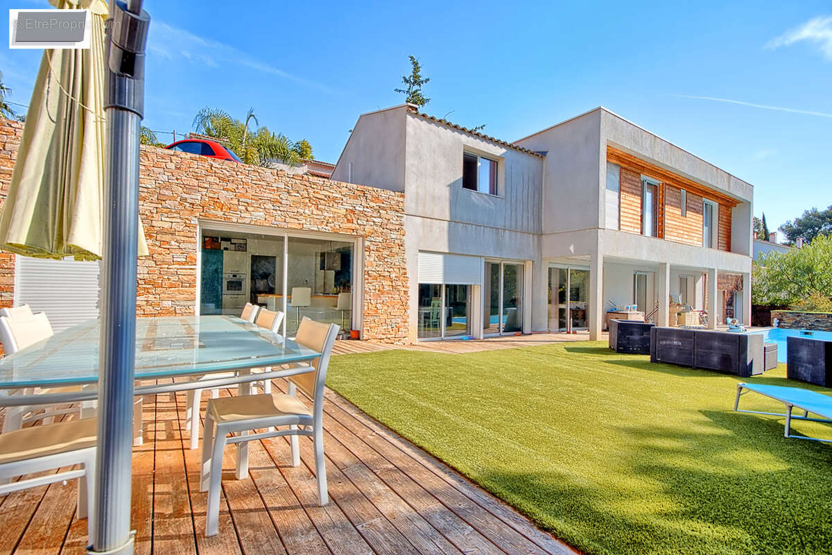 Maison à CARQUEIRANNE