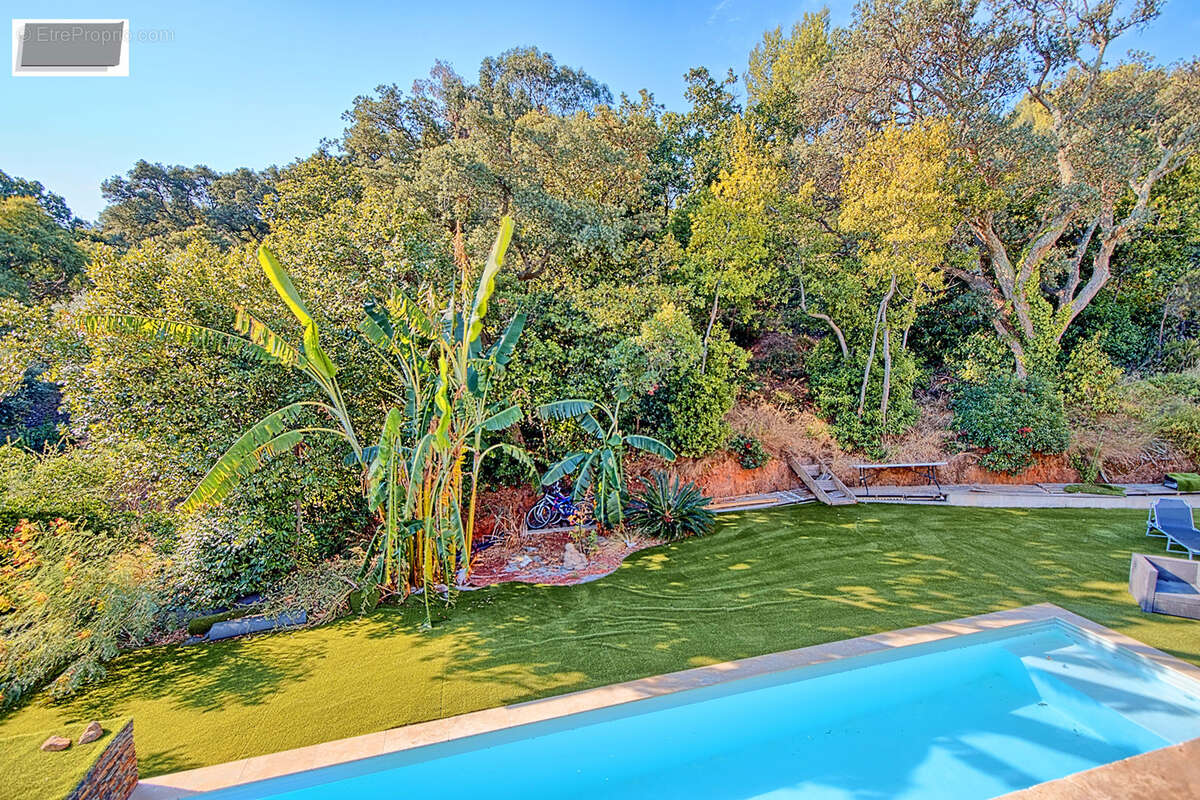 Maison à CARQUEIRANNE