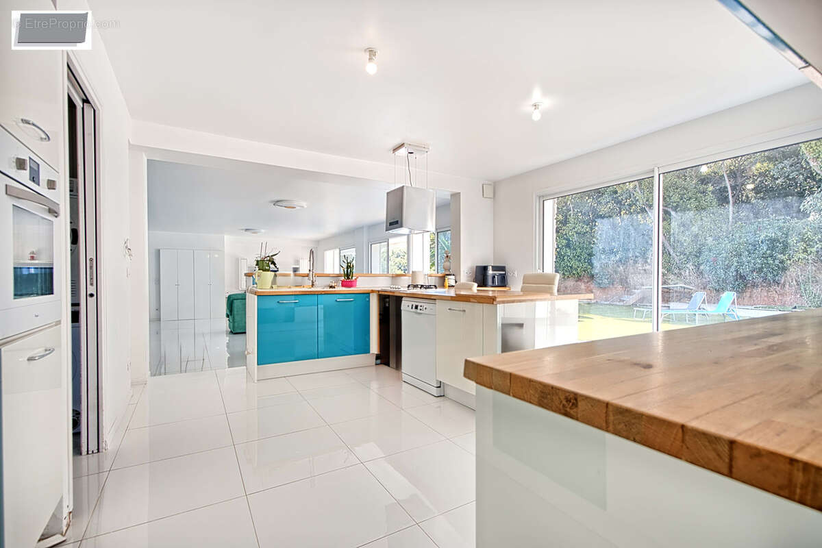 Maison à CARQUEIRANNE