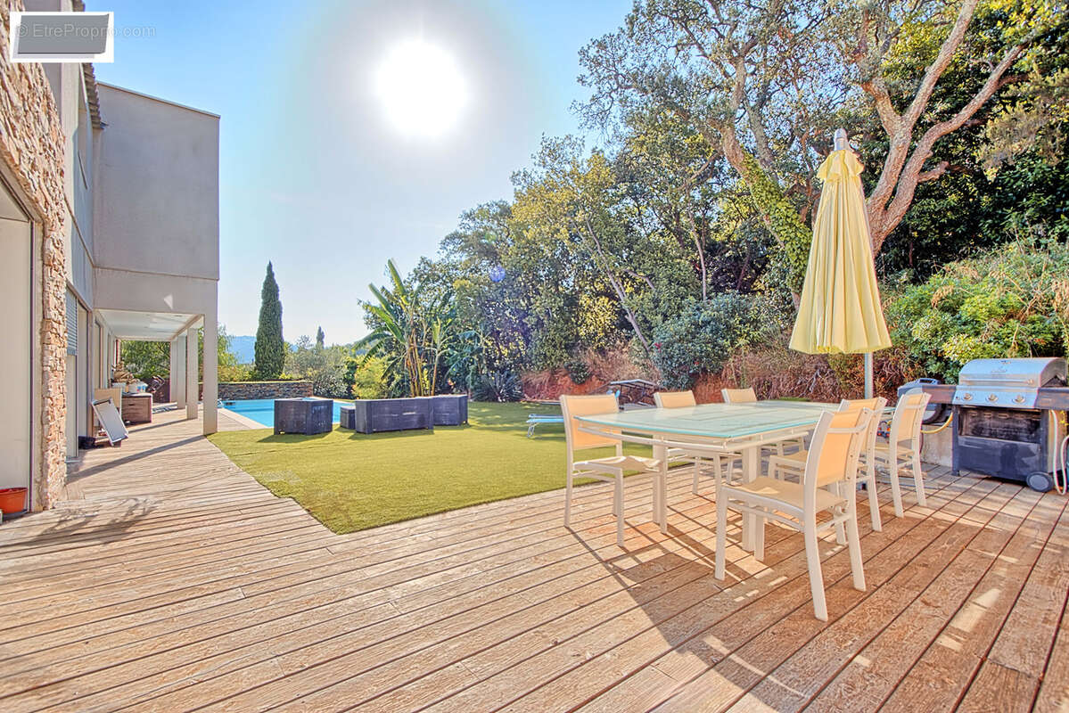 Maison à CARQUEIRANNE