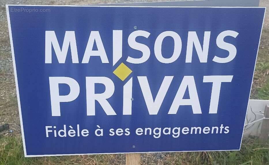 Terrain à MAREUIL-SUR-LAY-DISSAIS