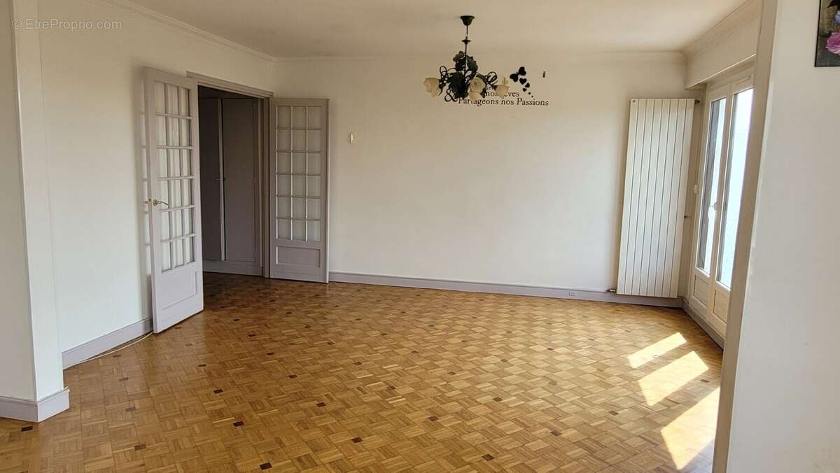 Appartement à CHENNEVIERES-SUR-MARNE