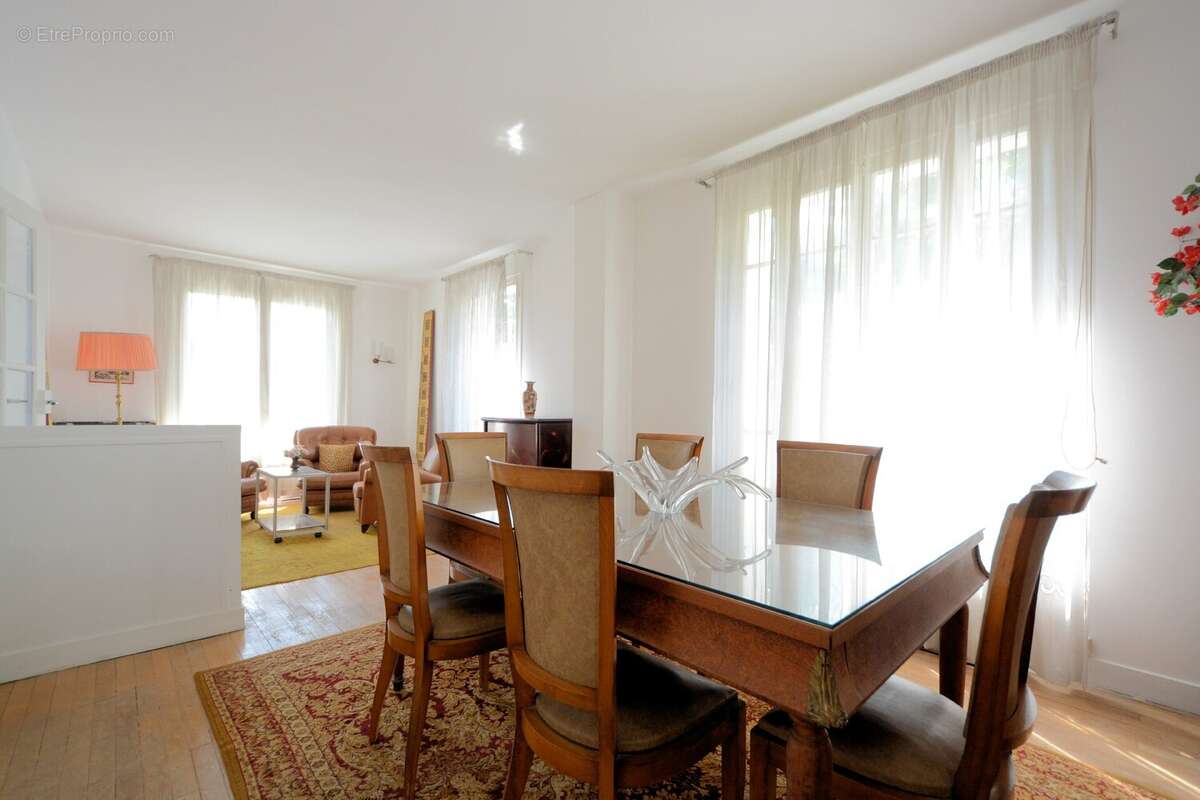 Maison à SAINT-MAUR-DES-FOSSES