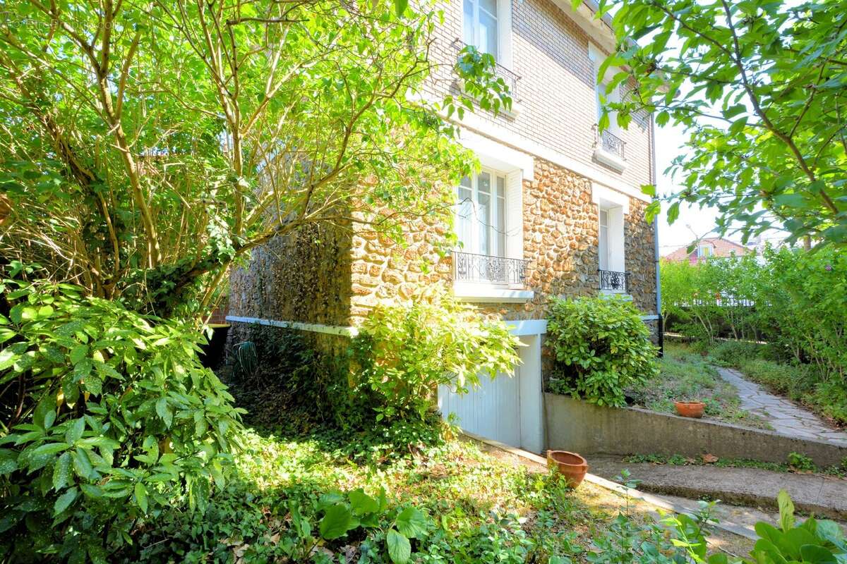 Maison à SAINT-MAUR-DES-FOSSES