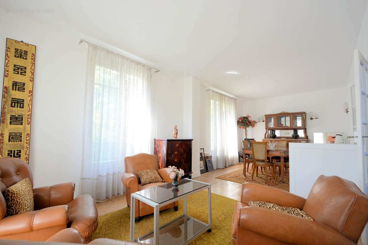 Maison à SAINT-MAUR-DES-FOSSES