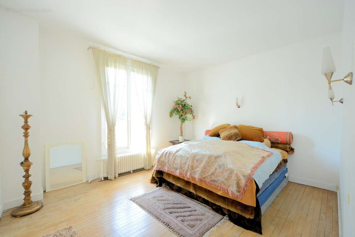 Maison à SAINT-MAUR-DES-FOSSES