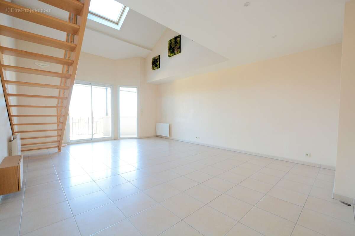 Appartement à SAINT-MAUR-DES-FOSSES