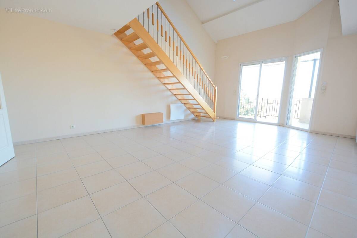 Appartement à SAINT-MAUR-DES-FOSSES