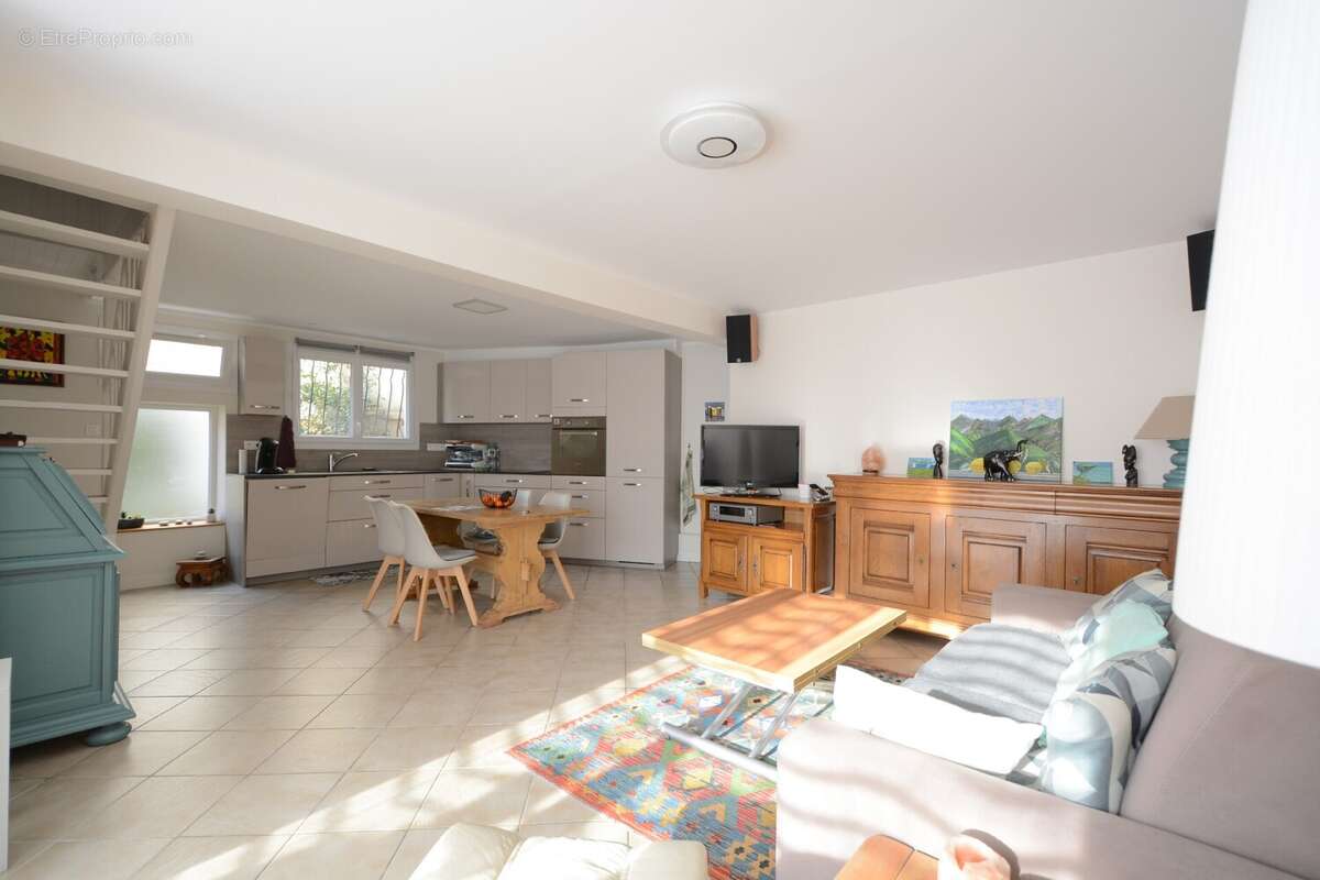 Appartement à SAINT-MAUR-DES-FOSSES