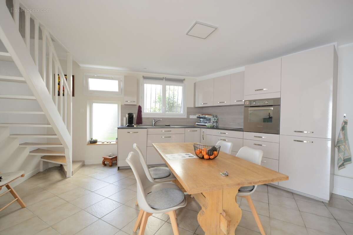 Appartement à SAINT-MAUR-DES-FOSSES