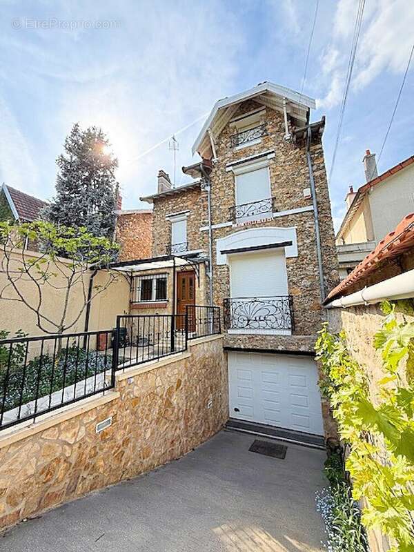 Maison à SAINT-MAUR-DES-FOSSES