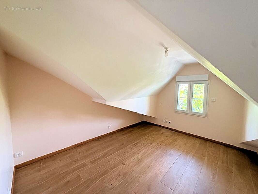 Maison à SAINT-MAUR-DES-FOSSES