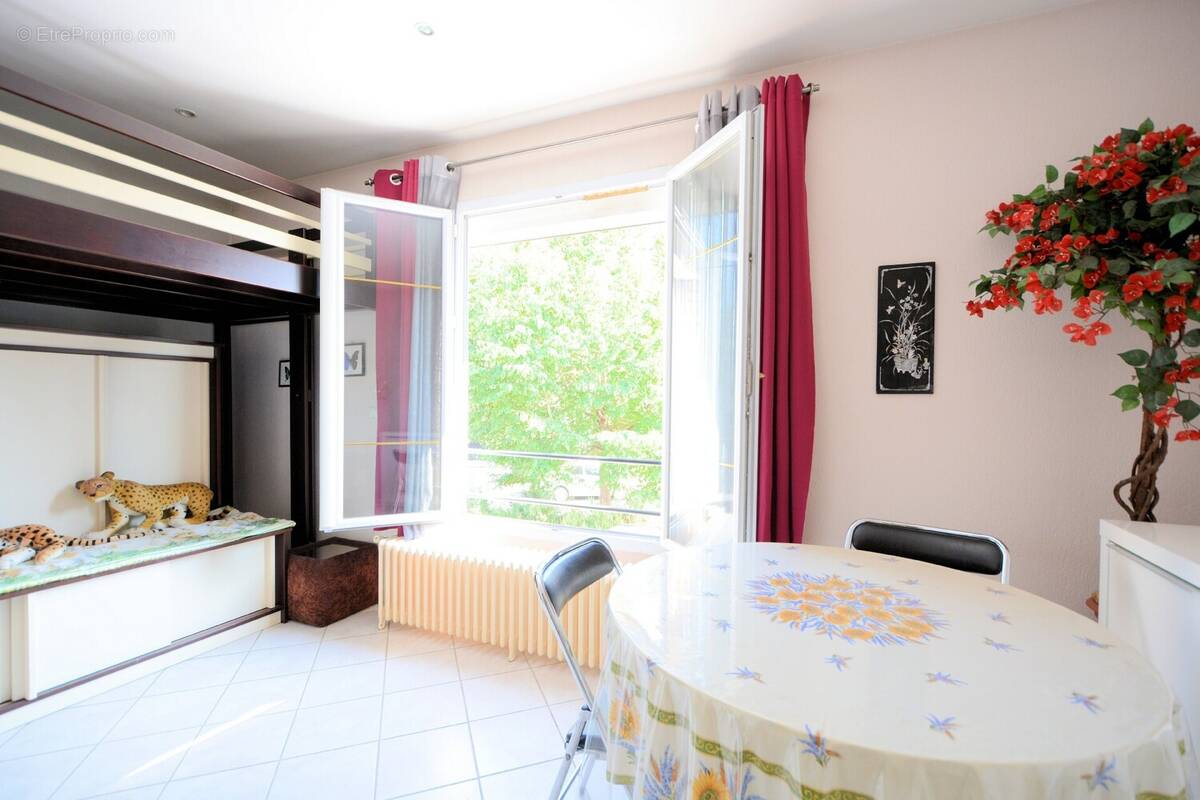 Appartement à MAISONS-ALFORT