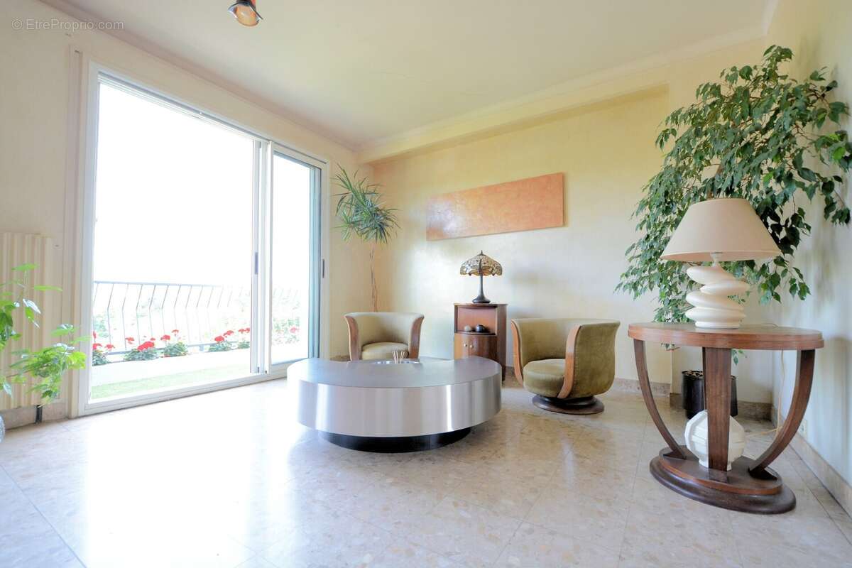 Appartement à SAINT-MAUR-DES-FOSSES