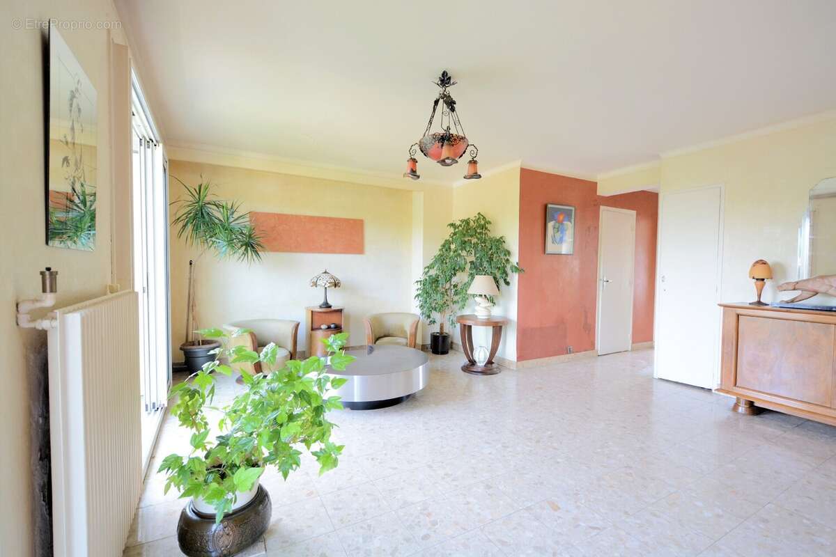 Appartement à SAINT-MAUR-DES-FOSSES