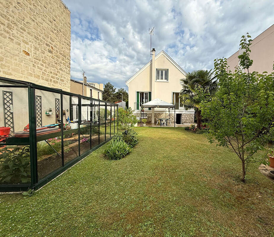 Maison à NANTERRE