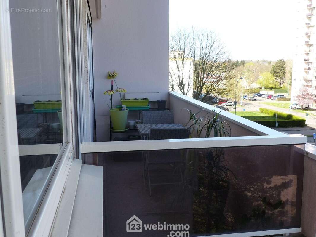 Et accès balcon. - Appartement à BIHOREL